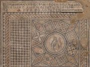 Inscrição Mais Antiga de ‘Jesus é Deus’ Encontrada em Israel é Considerada ‘a Maior Descoberta desde os Manuscritos do Mar Morto’